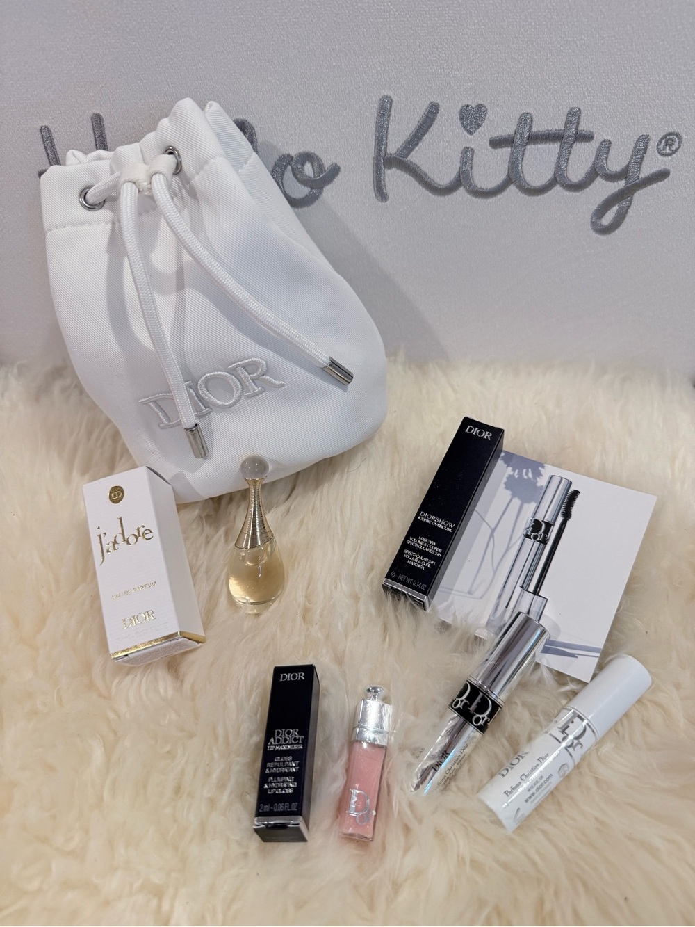 Dior White Drawstring Pouch Sample bundle